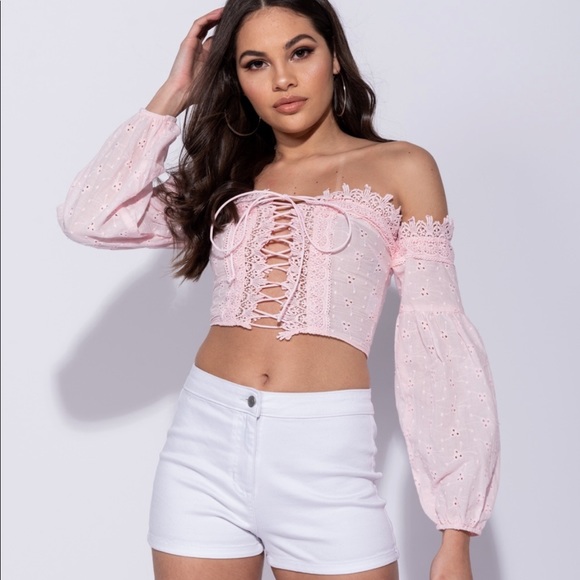 NWT Broderie Eyelet Lace Up Front Puff Sleeve Crop - Picture 8 of 9